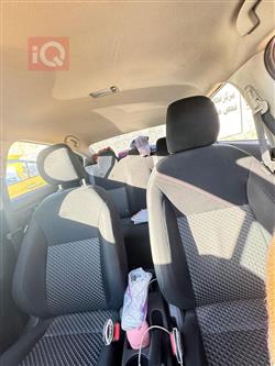 نيسان فيرسا